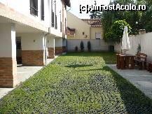 [P08] Curte interioara hotel 4 ASZ Delexe Apartman, Gyula.  » foto by ARA
 - 
<span class="allrVoted glyphicon glyphicon-heart hidden" id="av426204"></span>
<a class="m-l-10 hidden" id="sv426204" onclick="voting_Foto_DelVot(,426204,14276)" role="button">șterge vot <span class="glyphicon glyphicon-remove"></span></a>
<a id="v9426204" class=" c-red"  onclick="voting_Foto_SetVot(426204)" role="button"><span class="glyphicon glyphicon-heart-empty"></span> <b>LIKE</b> = Votează poza</a> <img class="hidden"  id="f426204W9" src="/imagini/loader.gif" border="0" /><span class="AjErrMes hidden" id="e426204ErM"></span>