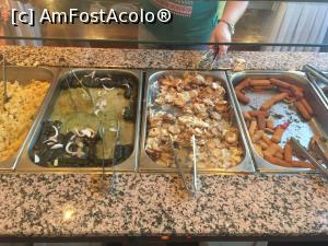 [P02] jumatate din felurile de mancare. De la stanga la dreapta: macaroane fierte simplu, sarmale, cartofi si fishfingers » foto by dacicul
 - 
<span class="allrVoted glyphicon glyphicon-heart hidden" id="av877966"></span>
<a class="m-l-10 hidden" id="sv877966" onclick="voting_Foto_DelVot(,877966,14316)" role="button">șterge vot <span class="glyphicon glyphicon-remove"></span></a>
<a id="v9877966" class=" c-red"  onclick="voting_Foto_SetVot(877966)" role="button"><span class="glyphicon glyphicon-heart-empty"></span> <b>LIKE</b> = Votează poza</a> <img class="hidden"  id="f877966W9" src="/imagini/loader.gif" border="0" /><span class="AjErrMes hidden" id="e877966ErM"></span>