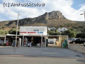 [P46] Un supermarket, peste drum de Asterias Vilage, iar în spatele lui, muntele Harakas, acolo sus e autostrada! Nu glumesc!  » foto by maryka
 - 
<span class="allrVoted glyphicon glyphicon-heart hidden" id="av943046"></span>
<a class="m-l-10 hidden" id="sv943046" onclick="voting_Foto_DelVot(,943046,14327)" role="button">șterge vot <span class="glyphicon glyphicon-remove"></span></a>
<a id="v9943046" class=" c-red"  onclick="voting_Foto_SetVot(943046)" role="button"><span class="glyphicon glyphicon-heart-empty"></span> <b>LIKE</b> = Votează poza</a> <img class="hidden"  id="f943046W9" src="/imagini/loader.gif" border="0" /><span class="AjErrMes hidden" id="e943046ErM"></span>