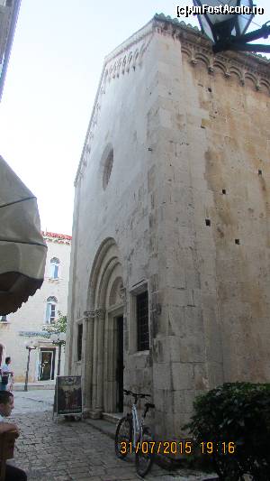 [P62] Trogir » foto by crismis
 - 
<span class="allrVoted glyphicon glyphicon-heart hidden" id="av675347"></span>
<a class="m-l-10 hidden" id="sv675347" onclick="voting_Foto_DelVot(,675347,14336)" role="button">șterge vot <span class="glyphicon glyphicon-remove"></span></a>
<a id="v9675347" class=" c-red"  onclick="voting_Foto_SetVot(675347)" role="button"><span class="glyphicon glyphicon-heart-empty"></span> <b>LIKE</b> = Votează poza</a> <img class="hidden"  id="f675347W9" src="/imagini/loader.gif" border="0" /><span class="AjErrMes hidden" id="e675347ErM"></span>