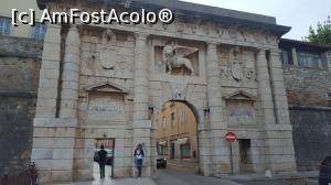 [P24] Zadar - poarta prin care am intrat în orașul vechi.  » foto by Aurici
 - 
<span class="allrVoted glyphicon glyphicon-heart hidden" id="av1025223"></span>
<a class="m-l-10 hidden" id="sv1025223" onclick="voting_Foto_DelVot(,1025223,14336)" role="button">șterge vot <span class="glyphicon glyphicon-remove"></span></a>
<a id="v91025223" class=" c-red"  onclick="voting_Foto_SetVot(1025223)" role="button"><span class="glyphicon glyphicon-heart-empty"></span> <b>LIKE</b> = Votează poza</a> <img class="hidden"  id="f1025223W9" src="/imagini/loader.gif" border="0" /><span class="AjErrMes hidden" id="e1025223ErM"></span>