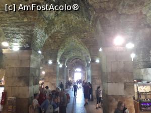 [P03] Pivnițele Palatului lui Dioclețian unde astăzi este un bazar. De aici ne-am început traseul pe urmele împăratului roman.  » foto by Aurici
 - 
<span class="allrVoted glyphicon glyphicon-heart hidden" id="av1025202"></span>
<a class="m-l-10 hidden" id="sv1025202" onclick="voting_Foto_DelVot(,1025202,14336)" role="button">șterge vot <span class="glyphicon glyphicon-remove"></span></a>
<a id="v91025202" class=" c-red"  onclick="voting_Foto_SetVot(1025202)" role="button"><span class="glyphicon glyphicon-heart-empty"></span> <b>LIKE</b> = Votează poza</a> <img class="hidden"  id="f1025202W9" src="/imagini/loader.gif" border="0" /><span class="AjErrMes hidden" id="e1025202ErM"></span>