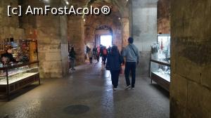 [P24] Palatul lui Diocletian » foto by GIN2015*
 - 
<span class="allrVoted glyphicon glyphicon-heart hidden" id="av867064"></span>
<a class="m-l-10 hidden" id="sv867064" onclick="voting_Foto_DelVot(,867064,14336)" role="button">șterge vot <span class="glyphicon glyphicon-remove"></span></a>
<a id="v9867064" class=" c-red"  onclick="voting_Foto_SetVot(867064)" role="button"><span class="glyphicon glyphicon-heart-empty"></span> <b>LIKE</b> = Votează poza</a> <img class="hidden"  id="f867064W9" src="/imagini/loader.gif" border="0" /><span class="AjErrMes hidden" id="e867064ErM"></span>