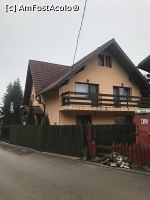 [P05] Vila văzută de pe stradă » foto by krisstinna
 - 
<span class="allrVoted glyphicon glyphicon-heart hidden" id="av1216714"></span>
<a class="m-l-10 hidden" id="sv1216714" onclick="voting_Foto_DelVot(,1216714,14401)" role="button">șterge vot <span class="glyphicon glyphicon-remove"></span></a>
<a id="v91216714" class=" c-red"  onclick="voting_Foto_SetVot(1216714)" role="button"><span class="glyphicon glyphicon-heart-empty"></span> <b>LIKE</b> = Votează poza</a> <img class="hidden"  id="f1216714W9" src="/imagini/loader.gif" border="0" /><span class="AjErrMes hidden" id="e1216714ErM"></span>
