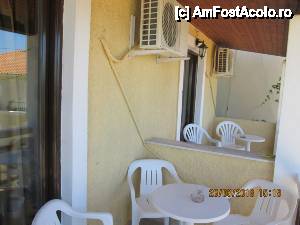 [P11] Balconul de la camera.  » foto by vivas71
 - 
<span class="allrVoted glyphicon glyphicon-heart hidden" id="av432384"></span>
<a class="m-l-10 hidden" id="sv432384" onclick="voting_Foto_DelVot(,432384,14409)" role="button">șterge vot <span class="glyphicon glyphicon-remove"></span></a>
<a id="v9432384" class=" c-red"  onclick="voting_Foto_SetVot(432384)" role="button"><span class="glyphicon glyphicon-heart-empty"></span> <b>LIKE</b> = Votează poza</a> <img class="hidden"  id="f432384W9" src="/imagini/loader.gif" border="0" /><span class="AjErrMes hidden" id="e432384ErM"></span>