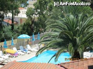 [P02] Piscina hotelului vazuta de la balcon.  » foto by vivas71
 - 
<span class="allrVoted glyphicon glyphicon-heart hidden" id="av432375"></span>
<a class="m-l-10 hidden" id="sv432375" onclick="voting_Foto_DelVot(,432375,14409)" role="button">șterge vot <span class="glyphicon glyphicon-remove"></span></a>
<a id="v9432375" class=" c-red"  onclick="voting_Foto_SetVot(432375)" role="button"><span class="glyphicon glyphicon-heart-empty"></span> <b>LIKE</b> = Votează poza</a> <img class="hidden"  id="f432375W9" src="/imagini/loader.gif" border="0" /><span class="AjErrMes hidden" id="e432375ErM"></span>