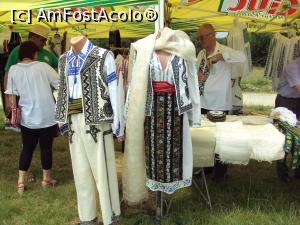 [P25] Hobiţa - Festivalul RomânIA Autentică.  » foto by Carmen Ion
 - 
<span class="allrVoted glyphicon glyphicon-heart hidden" id="av774352"></span>
<a class="m-l-10 hidden" id="sv774352" onclick="voting_Foto_DelVot(,774352,14443)" role="button">șterge vot <span class="glyphicon glyphicon-remove"></span></a>
<a id="v9774352" class=" c-red"  onclick="voting_Foto_SetVot(774352)" role="button"><span class="glyphicon glyphicon-heart-empty"></span> <b>LIKE</b> = Votează poza</a> <img class="hidden"  id="f774352W9" src="/imagini/loader.gif" border="0" /><span class="AjErrMes hidden" id="e774352ErM"></span>