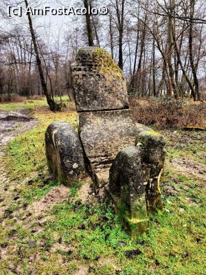 [P23] Sculptură în parc. » foto by tata123 🔱
 - 
<span class="allrVoted glyphicon glyphicon-heart hidden" id="av1351857"></span>
<a class="m-l-10 hidden" id="sv1351857" onclick="voting_Foto_DelVot(,1351857,14443)" role="button">șterge vot <span class="glyphicon glyphicon-remove"></span></a>
<a id="v91351857" class=" c-red"  onclick="voting_Foto_SetVot(1351857)" role="button"><span class="glyphicon glyphicon-heart-empty"></span> <b>LIKE</b> = Votează poza</a> <img class="hidden"  id="f1351857W9" src="/imagini/loader.gif" border="0" /><span class="AjErrMes hidden" id="e1351857ErM"></span>