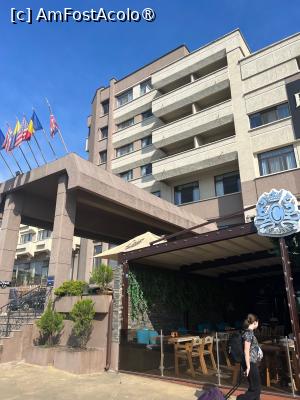 [P11] Hotelul vazut dinspre faleza » foto by Trank
 - 
<span class="allrVoted glyphicon glyphicon-heart hidden" id="av1420452"></span>
<a class="m-l-10 hidden" id="sv1420452" onclick="voting_Foto_DelVot(,1420452,14467)" role="button">șterge vot <span class="glyphicon glyphicon-remove"></span></a>
<a id="v91420452" class=" c-red"  onclick="voting_Foto_SetVot(1420452)" role="button"><span class="glyphicon glyphicon-heart-empty"></span> <b>LIKE</b> = Votează poza</a> <img class="hidden"  id="f1420452W9" src="/imagini/loader.gif" border="0" /><span class="AjErrMes hidden" id="e1420452ErM"></span>