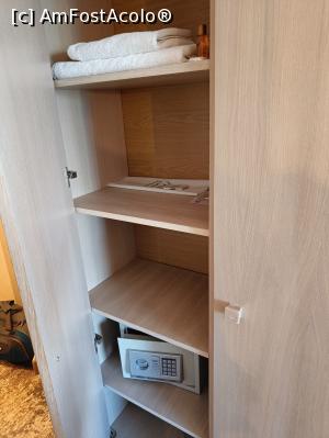 [P09] Interior șifonier. » foto by tata123 🔱
 - 
<span class="allrVoted glyphicon glyphicon-heart hidden" id="av1361965"></span>
<a class="m-l-10 hidden" id="sv1361965" onclick="voting_Foto_DelVot(,1361965,14467)" role="button">șterge vot <span class="glyphicon glyphicon-remove"></span></a>
<a id="v91361965" class=" c-red"  onclick="voting_Foto_SetVot(1361965)" role="button"><span class="glyphicon glyphicon-heart-empty"></span> <b>LIKE</b> = Votează poza</a> <img class="hidden"  id="f1361965W9" src="/imagini/loader.gif" border="0" /><span class="AjErrMes hidden" id="e1361965ErM"></span>