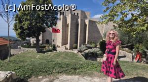 [P10] Desi castelul Kruja este vechi, muzeul Skanderbeg din interiorul castelului este destul de nou, fiind proiectat de fiica dictatorului comunist. Prin urmare, prezentarea lui Skanderbeg ca erou national are filtrul nationalist al comunistilor. » foto by geani anto
 - 
<span class="allrVoted glyphicon glyphicon-heart hidden" id="av1530854"></span>
<a class="m-l-10 hidden" id="sv1530854" onclick="voting_Foto_DelVot(,1530854,14472)" role="button">șterge vot <span class="glyphicon glyphicon-remove"></span></a>
<a id="v91530854" class=" c-red"  onclick="voting_Foto_SetVot(1530854)" role="button"><span class="glyphicon glyphicon-heart-empty"></span> <b>LIKE</b> = Votează poza</a> <img class="hidden"  id="f1530854W9" src="/imagini/loader.gif" border="0" /><span class="AjErrMes hidden" id="e1530854ErM"></span>