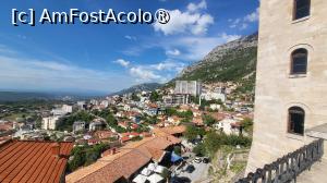 [P33] Din varful Castelului Kruja, ne-am bucurat de vederi panoramice ale peisajului inconjurator, fiind un loc perfect pentru a face fotografii sau pur si simplu pentru a te bucura de frumusetea peisajului natural al Albaniei. » foto by geani anto
 - 
<span class="allrVoted glyphicon glyphicon-heart hidden" id="av1530877"></span>
<a class="m-l-10 hidden" id="sv1530877" onclick="voting_Foto_DelVot(,1530877,14472)" role="button">șterge vot <span class="glyphicon glyphicon-remove"></span></a>
<a id="v91530877" class=" c-red"  onclick="voting_Foto_SetVot(1530877)" role="button"><span class="glyphicon glyphicon-heart-empty"></span> <b>LIKE</b> = Votează poza</a> <img class="hidden"  id="f1530877W9" src="/imagini/loader.gif" border="0" /><span class="AjErrMes hidden" id="e1530877ErM"></span>