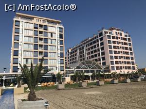 [P13] In stanga Phoenicia Luxury, in dreapta Royal.  » foto by rentea
 - 
<span class="allrVoted glyphicon glyphicon-heart hidden" id="av986054"></span>
<a class="m-l-10 hidden" id="sv986054" onclick="voting_Foto_DelVot(,986054,14584)" role="button">șterge vot <span class="glyphicon glyphicon-remove"></span></a>
<a id="v9986054" class=" c-red"  onclick="voting_Foto_SetVot(986054)" role="button"><span class="glyphicon glyphicon-heart-empty"></span> <b>LIKE</b> = Votează poza</a> <img class="hidden"  id="f986054W9" src="/imagini/loader.gif" border="0" /><span class="AjErrMes hidden" id="e986054ErM"></span>