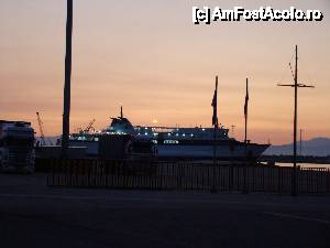 [P02] Ferryboat in port la prima ora a diminetii » foto by Muffin2009*
 - 
<span class="allrVoted glyphicon glyphicon-heart hidden" id="av400634"></span>
<a class="m-l-10 hidden" id="sv400634" onclick="voting_Foto_DelVot(,400634,14642)" role="button">șterge vot <span class="glyphicon glyphicon-remove"></span></a>
<a id="v9400634" class=" c-red"  onclick="voting_Foto_SetVot(400634)" role="button"><span class="glyphicon glyphicon-heart-empty"></span> <b>LIKE</b> = Votează poza</a> <img class="hidden"  id="f400634W9" src="/imagini/loader.gif" border="0" /><span class="AjErrMes hidden" id="e400634ErM"></span>