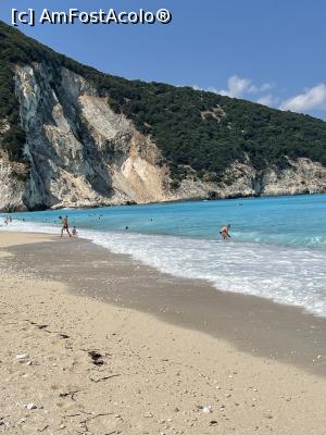 [P15] Plaja Myrtos » foto by krisstinna
 - 
<span class="allrVoted glyphicon glyphicon-heart hidden" id="av1272866"></span>
<a class="m-l-10 hidden" id="sv1272866" onclick="voting_Foto_DelVot(,1272866,14654)" role="button">șterge vot <span class="glyphicon glyphicon-remove"></span></a>
<a id="v91272866" class=" c-red"  onclick="voting_Foto_SetVot(1272866)" role="button"><span class="glyphicon glyphicon-heart-empty"></span> <b>LIKE</b> = Votează poza</a> <img class="hidden"  id="f1272866W9" src="/imagini/loader.gif" border="0" /><span class="AjErrMes hidden" id="e1272866ErM"></span>