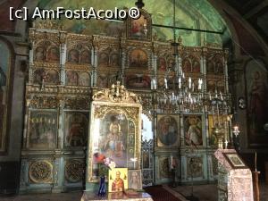 [P24] Manastirea Suzana - Interior biserica » foto by mishu
 - 
<span class="allrVoted glyphicon glyphicon-heart hidden" id="av920772"></span>
<a class="m-l-10 hidden" id="sv920772" onclick="voting_Foto_DelVot(,920772,14664)" role="button">șterge vot <span class="glyphicon glyphicon-remove"></span></a>
<a id="v9920772" class=" c-red"  onclick="voting_Foto_SetVot(920772)" role="button"><span class="glyphicon glyphicon-heart-empty"></span> <b>LIKE</b> = Votează poza</a> <img class="hidden"  id="f920772W9" src="/imagini/loader.gif" border="0" /><span class="AjErrMes hidden" id="e920772ErM"></span>