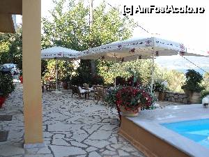[P04] loc de relaxare sau baut cafeaua » foto by adrianaglogo
 - 
<span class="allrVoted glyphicon glyphicon-heart hidden" id="av445332"></span>
<a class="m-l-10 hidden" id="sv445332" onclick="voting_Foto_DelVot(,445332,14766)" role="button">șterge vot <span class="glyphicon glyphicon-remove"></span></a>
<a id="v9445332" class=" c-red"  onclick="voting_Foto_SetVot(445332)" role="button"><span class="glyphicon glyphicon-heart-empty"></span> <b>LIKE</b> = Votează poza</a> <img class="hidden"  id="f445332W9" src="/imagini/loader.gif" border="0" /><span class="AjErrMes hidden" id="e445332ErM"></span>