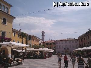 P17 [JUL-2013] In Piata Centrala din interiorul Castelului din Lazise