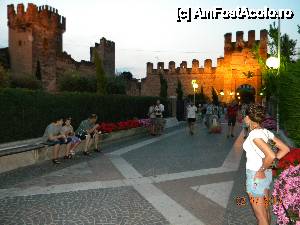 P07 [JUL-2013] Castelul frumos luminat noaptea