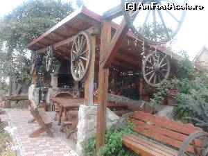 [P22] Grădina restaurantului de peste drum de atelier » foto by LidiaV
 - 
<span class="allrVoted glyphicon glyphicon-heart hidden" id="av557446"></span>
<a class="m-l-10 hidden" id="sv557446" onclick="voting_Foto_DelVot(,557446,14790)" role="button">șterge vot <span class="glyphicon glyphicon-remove"></span></a>
<a id="v9557446" class=" c-red"  onclick="voting_Foto_SetVot(557446)" role="button"><span class="glyphicon glyphicon-heart-empty"></span> <b>LIKE</b> = Votează poza</a> <img class="hidden"  id="f557446W9" src="/imagini/loader.gif" border="0" /><span class="AjErrMes hidden" id="e557446ErM"></span>