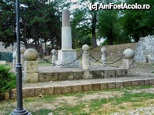 [P11] Monumentul dedicat lui Milan Obrenovic și Eliberatorilor Nis-ului, amplasat în interiorul Fortăreței.  » foto by ariciu*
 - 
<span class="allrVoted glyphicon glyphicon-heart hidden" id="av481007"></span>
<a class="m-l-10 hidden" id="sv481007" onclick="voting_Foto_DelVot(,481007,14800)" role="button">șterge vot <span class="glyphicon glyphicon-remove"></span></a>
<a id="v9481007" class=" c-red"  onclick="voting_Foto_SetVot(481007)" role="button"><span class="glyphicon glyphicon-heart-empty"></span> <b>LIKE</b> = Votează poza</a> <img class="hidden"  id="f481007W9" src="/imagini/loader.gif" border="0" /><span class="AjErrMes hidden" id="e481007ErM"></span>