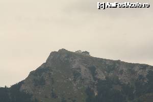 [P10] Vârful Schafbergspitze - 1783 m - hotelul, restaurantul și micuța cabană - surprinse din orașul Sankt Wolfgang » foto by Alina53
 - 
<span class="allrVoted glyphicon glyphicon-heart hidden" id="av689986"></span>
<a class="m-l-10 hidden" id="sv689986" onclick="voting_Foto_DelVot(,689986,14815)" role="button">șterge vot <span class="glyphicon glyphicon-remove"></span></a>
<a id="v9689986" class=" c-red"  onclick="voting_Foto_SetVot(689986)" role="button"><span class="glyphicon glyphicon-heart-empty"></span> <b>LIKE</b> = Votează poza</a> <img class="hidden"  id="f689986W9" src="/imagini/loader.gif" border="0" /><span class="AjErrMes hidden" id="e689986ErM"></span>
