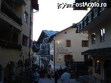 [P05] O alta strada mai ingusta ce coboara spre lac, in St. Wolfgang, cu case si pensiuni inghesuite de-o parte si de alta » foto by ileanaxperta*
 - 
<span class="allrVoted glyphicon glyphicon-heart hidden" id="av45076"></span>
<a class="m-l-10 hidden" id="sv45076" onclick="voting_Foto_DelVot(,45076,14815)" role="button">șterge vot <span class="glyphicon glyphicon-remove"></span></a>
<a id="v945076" class=" c-red"  onclick="voting_Foto_SetVot(45076)" role="button"><span class="glyphicon glyphicon-heart-empty"></span> <b>LIKE</b> = Votează poza</a> <img class="hidden"  id="f45076W9" src="/imagini/loader.gif" border="0" /><span class="AjErrMes hidden" id="e45076ErM"></span>