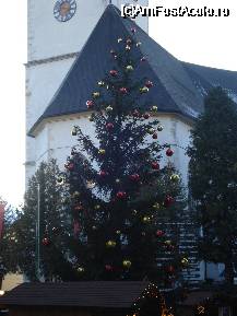 [P06] Bradul impodobit din centrul orasului, in fata Bisericii St. Wolfgang » foto by ileanaxperta*
 - 
<span class="allrVoted glyphicon glyphicon-heart hidden" id="av45077"></span>
<a class="m-l-10 hidden" id="sv45077" onclick="voting_Foto_DelVot(,45077,14815)" role="button">șterge vot <span class="glyphicon glyphicon-remove"></span></a>
<a id="v945077" class=" c-red"  onclick="voting_Foto_SetVot(45077)" role="button"><span class="glyphicon glyphicon-heart-empty"></span> <b>LIKE</b> = Votează poza</a> <img class="hidden"  id="f45077W9" src="/imagini/loader.gif" border="0" /><span class="AjErrMes hidden" id="e45077ErM"></span>