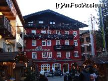 [P08] Tot centrul statiunii cu casele frumos ornate, spre seara se aprind facliile de sarbatoare in St. Wolfgang » foto by ileanaxperta*
 - 
<span class="allrVoted glyphicon glyphicon-heart hidden" id="av45079"></span>
<a class="m-l-10 hidden" id="sv45079" onclick="voting_Foto_DelVot(,45079,14815)" role="button">șterge vot <span class="glyphicon glyphicon-remove"></span></a>
<a id="v945079" class=" c-red"  onclick="voting_Foto_SetVot(45079)" role="button"><span class="glyphicon glyphicon-heart-empty"></span> <b>LIKE</b> = Votează poza</a> <img class="hidden"  id="f45079W9" src="/imagini/loader.gif" border="0" /><span class="AjErrMes hidden" id="e45079ErM"></span>