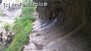 [P11] Cheile Corcoaia - tunelul săpat în stâncă. se pot observa cele 2 firicele de apă.  » foto by costy69*
 - 
<span class="allrVoted glyphicon glyphicon-heart hidden" id="av746310"></span>
<a class="m-l-10 hidden" id="sv746310" onclick="voting_Foto_DelVot(,746310,14820)" role="button">șterge vot <span class="glyphicon glyphicon-remove"></span></a>
<a id="v9746310" class=" c-red"  onclick="voting_Foto_SetVot(746310)" role="button"><span class="glyphicon glyphicon-heart-empty"></span> <b>LIKE</b> = Votează poza</a> <img class="hidden"  id="f746310W9" src="/imagini/loader.gif" border="0" /><span class="AjErrMes hidden" id="e746310ErM"></span>