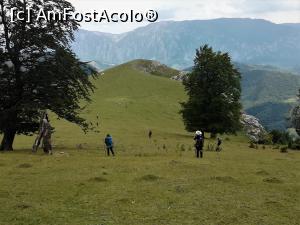 [P21] Spre locul de campare. In Planul doi se v&acirc;d Munții Mehedinți » foto by Mika
 - 
<span class="allrVoted glyphicon glyphicon-heart hidden" id="av1175273"></span>
<a class="m-l-10 hidden" id="sv1175273" onclick="voting_Foto_DelVot(,1175273,14820)" role="button">șterge vot <span class="glyphicon glyphicon-remove"></span></a>
<a id="v91175273" class=" c-red"  onclick="voting_Foto_SetVot(1175273)" role="button"><span class="glyphicon glyphicon-heart-empty"></span> <b>LIKE</b> = Votează poza</a> <img class="hidden"  id="f1175273W9" src="/imagini/loader.gif" border="0" /><span class="AjErrMes hidden" id="e1175273ErM"></span>