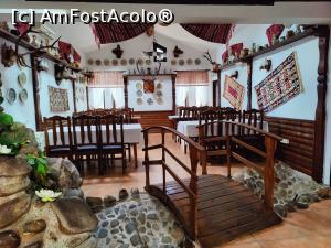 [P29] Cabana Șoimu; interior restaurant » foto by crismis
 - 
<span class="allrVoted glyphicon glyphicon-heart hidden" id="av1354680"></span>
<a class="m-l-10 hidden" id="sv1354680" onclick="voting_Foto_DelVot(,1354680,14824)" role="button">șterge vot <span class="glyphicon glyphicon-remove"></span></a>
<a id="v91354680" class=" c-red"  onclick="voting_Foto_SetVot(1354680)" role="button"><span class="glyphicon glyphicon-heart-empty"></span> <b>LIKE</b> = Votează poza</a> <img class="hidden"  id="f1354680W9" src="/imagini/loader.gif" border="0" /><span class="AjErrMes hidden" id="e1354680ErM"></span>