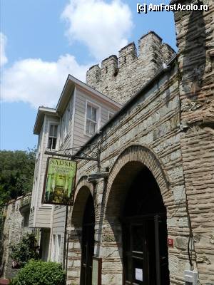 [P41] Restaurantul Sarnıç, construit intr-o veche cisterna bizantina.  » foto by TraianS
 - 
<span class="allrVoted glyphicon glyphicon-heart hidden" id="av389441"></span>
<a class="m-l-10 hidden" id="sv389441" onclick="voting_Foto_DelVot(,389441,14995)" role="button">șterge vot <span class="glyphicon glyphicon-remove"></span></a>
<a id="v9389441" class=" c-red"  onclick="voting_Foto_SetVot(389441)" role="button"><span class="glyphicon glyphicon-heart-empty"></span> <b>LIKE</b> = Votează poza</a> <img class="hidden"  id="f389441W9" src="/imagini/loader.gif" border="0" /><span class="AjErrMes hidden" id="e389441ErM"></span>