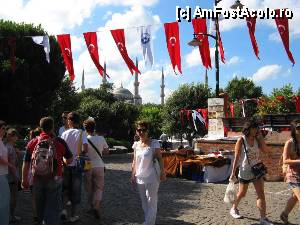 [P01] Piața Sultanahmet în fundal Aya Sofia cu frumoasele ei minarete.  » foto by gettutza
 - 
<span class="allrVoted glyphicon glyphicon-heart hidden" id="av380498"></span>
<a class="m-l-10 hidden" id="sv380498" onclick="voting_Foto_DelVot(,380498,14995)" role="button">șterge vot <span class="glyphicon glyphicon-remove"></span></a>
<a id="v9380498" class=" c-red"  onclick="voting_Foto_SetVot(380498)" role="button"><span class="glyphicon glyphicon-heart-empty"></span> <b>LIKE</b> = Votează poza</a> <img class="hidden"  id="f380498W9" src="/imagini/loader.gif" border="0" /><span class="AjErrMes hidden" id="e380498ErM"></span>