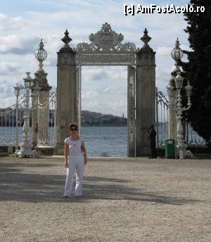 [P10] Curtea Palatului Dolmabahce. Poartă spre.  » foto by gettutza
 - 
<span class="allrVoted glyphicon glyphicon-heart hidden" id="av380509"></span>
<a class="m-l-10 hidden" id="sv380509" onclick="voting_Foto_DelVot(,380509,14995)" role="button">șterge vot <span class="glyphicon glyphicon-remove"></span></a>
<a id="v9380509" class=" c-red"  onclick="voting_Foto_SetVot(380509)" role="button"><span class="glyphicon glyphicon-heart-empty"></span> <b>LIKE</b> = Votează poza</a> <img class="hidden"  id="f380509W9" src="/imagini/loader.gif" border="0" /><span class="AjErrMes hidden" id="e380509ErM"></span>