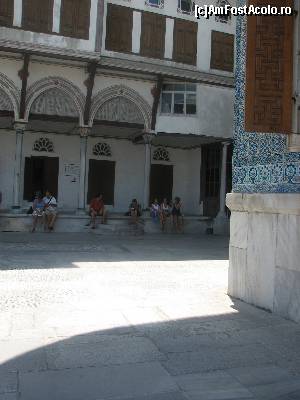 [P20] Curte izolata de exterior din Haremul palatului sultanului.  » foto by calatorul
 - 
<span class="allrVoted glyphicon glyphicon-heart hidden" id="av564698"></span>
<a class="m-l-10 hidden" id="sv564698" onclick="voting_Foto_DelVot(,564698,14995)" role="button">șterge vot <span class="glyphicon glyphicon-remove"></span></a>
<a id="v9564698" class=" c-red"  onclick="voting_Foto_SetVot(564698)" role="button"><span class="glyphicon glyphicon-heart-empty"></span> <b>LIKE</b> = Votează poza</a> <img class="hidden"  id="f564698W9" src="/imagini/loader.gif" border="0" /><span class="AjErrMes hidden" id="e564698ErM"></span>