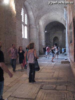 [P08] Un culoar lateral din Sfanta Sofia din Istanbul cu fresce crestine pastrate inca.  » foto by calatorul
 - 
<span class="allrVoted glyphicon glyphicon-heart hidden" id="av564680"></span>
<a class="m-l-10 hidden" id="sv564680" onclick="voting_Foto_DelVot(,564680,14995)" role="button">șterge vot <span class="glyphicon glyphicon-remove"></span></a>
<a id="v9564680" class=" c-red"  onclick="voting_Foto_SetVot(564680)" role="button"><span class="glyphicon glyphicon-heart-empty"></span> <b>LIKE</b> = Votează poza</a> <img class="hidden"  id="f564680W9" src="/imagini/loader.gif" border="0" /><span class="AjErrMes hidden" id="e564680ErM"></span>