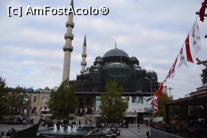 [P09] Moscheea Sultan Valide (Yeni Cami)  » foto by Ioan Raita
 - 
<span class="allrVoted glyphicon glyphicon-heart hidden" id="av933816"></span>
<a class="m-l-10 hidden" id="sv933816" onclick="voting_Foto_DelVot(,933816,14995)" role="button">șterge vot <span class="glyphicon glyphicon-remove"></span></a>
<a id="v9933816" class=" c-red"  onclick="voting_Foto_SetVot(933816)" role="button"><span class="glyphicon glyphicon-heart-empty"></span> <b>LIKE</b> = Votează poza</a> <img class="hidden"  id="f933816W9" src="/imagini/loader.gif" border="0" /><span class="AjErrMes hidden" id="e933816ErM"></span>
