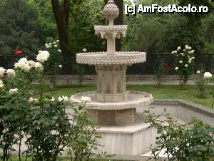 [P25] Fantana arteziana inconjurata de flori » foto by cdiana
 - 
<span class="allrVoted glyphicon glyphicon-heart hidden" id="av434716"></span>
<a class="m-l-10 hidden" id="sv434716" onclick="voting_Foto_DelVot(,434716,14995)" role="button">șterge vot <span class="glyphicon glyphicon-remove"></span></a>
<a id="v9434716" class=" c-red"  onclick="voting_Foto_SetVot(434716)" role="button"><span class="glyphicon glyphicon-heart-empty"></span> <b>LIKE</b> = Votează poza</a> <img class="hidden"  id="f434716W9" src="/imagini/loader.gif" border="0" /><span class="AjErrMes hidden" id="e434716ErM"></span>