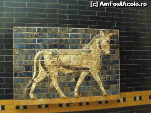 [P11] Muzeul de Arheologie - friză Poarta zeiţei Iştar » foto by Carmen Ion
 - 
<span class="allrVoted glyphicon glyphicon-heart hidden" id="av565797"></span>
<a class="m-l-10 hidden" id="sv565797" onclick="voting_Foto_DelVot(,565797,14995)" role="button">șterge vot <span class="glyphicon glyphicon-remove"></span></a>
<a id="v9565797" class=" c-red"  onclick="voting_Foto_SetVot(565797)" role="button"><span class="glyphicon glyphicon-heart-empty"></span> <b>LIKE</b> = Votează poza</a> <img class="hidden"  id="f565797W9" src="/imagini/loader.gif" border="0" /><span class="AjErrMes hidden" id="e565797ErM"></span>