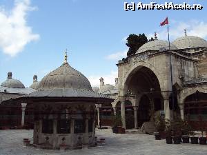 [P05] Moscheea Sokollu Mehmet Paşa - curtea interioară » foto by Carmen Ion
 - 
<span class="allrVoted glyphicon glyphicon-heart hidden" id="av565791"></span>
<a class="m-l-10 hidden" id="sv565791" onclick="voting_Foto_DelVot(,565791,14995)" role="button">șterge vot <span class="glyphicon glyphicon-remove"></span></a>
<a id="v9565791" class=" c-red"  onclick="voting_Foto_SetVot(565791)" role="button"><span class="glyphicon glyphicon-heart-empty"></span> <b>LIKE</b> = Votează poza</a> <img class="hidden"  id="f565791W9" src="/imagini/loader.gif" border="0" /><span class="AjErrMes hidden" id="e565791ErM"></span>