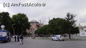 [P02] La pas prin Piața Sultanahmet, in apropiere de Hagia Sofia. Atenție se filmează!  » foto by ovidiuyepi
 - 
<span class="allrVoted glyphicon glyphicon-heart hidden" id="av788645"></span>
<a class="m-l-10 hidden" id="sv788645" onclick="voting_Foto_DelVot(,788645,14995)" role="button">șterge vot <span class="glyphicon glyphicon-remove"></span></a>
<a id="v9788645" class=" c-red"  onclick="voting_Foto_SetVot(788645)" role="button"><span class="glyphicon glyphicon-heart-empty"></span> <b>LIKE</b> = Votează poza</a> <img class="hidden"  id="f788645W9" src="/imagini/loader.gif" border="0" /><span class="AjErrMes hidden" id="e788645ErM"></span>