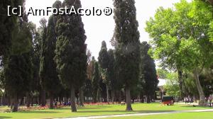 [P34] TOPKAPI. Curtea a Doua. Abundă chiparosii si platanii.  » foto by ovidiuyepi
 - 
<span class="allrVoted glyphicon glyphicon-heart hidden" id="av788677"></span>
<a class="m-l-10 hidden" id="sv788677" onclick="voting_Foto_DelVot(,788677,14995)" role="button">șterge vot <span class="glyphicon glyphicon-remove"></span></a>
<a id="v9788677" class=" c-red"  onclick="voting_Foto_SetVot(788677)" role="button"><span class="glyphicon glyphicon-heart-empty"></span> <b>LIKE</b> = Votează poza</a> <img class="hidden"  id="f788677W9" src="/imagini/loader.gif" border="0" /><span class="AjErrMes hidden" id="e788677ErM"></span>