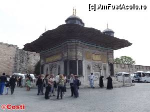 [P09] III. Ahmet Çeşmesi, fântâna sultanului Ahmed al III-lea, de la intrarea în Palatul Topkapî » foto by Costi
 - 
<span class="allrVoted glyphicon glyphicon-heart hidden" id="av426434"></span>
<a class="m-l-10 hidden" id="sv426434" onclick="voting_Foto_DelVot(,426434,14995)" role="button">șterge vot <span class="glyphicon glyphicon-remove"></span></a>
<a id="v9426434" class=" c-red"  onclick="voting_Foto_SetVot(426434)" role="button"><span class="glyphicon glyphicon-heart-empty"></span> <b>LIKE</b> = Votează poza</a> <img class="hidden"  id="f426434W9" src="/imagini/loader.gif" border="0" /><span class="AjErrMes hidden" id="e426434ErM"></span>