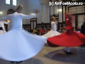 [P22] 'Dervişii rotitori în gara Sirkeci' / Se reia rotirea » foto by Michi
 - 
<span class="allrVoted glyphicon glyphicon-heart hidden" id="av435846"></span>
<a class="m-l-10 hidden" id="sv435846" onclick="voting_Foto_DelVot(,435846,14995)" role="button">șterge vot <span class="glyphicon glyphicon-remove"></span></a>
<a id="v9435846" class=" c-red"  onclick="voting_Foto_SetVot(435846)" role="button"><span class="glyphicon glyphicon-heart-empty"></span> <b>LIKE</b> = Votează poza</a> <img class="hidden"  id="f435846W9" src="/imagini/loader.gif" border="0" /><span class="AjErrMes hidden" id="e435846ErM"></span>