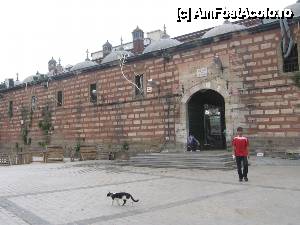 [P13] Dimineaţa devreme, intrarea în Spice Bazaar » foto by Michi
 - 
<span class="allrVoted glyphicon glyphicon-heart hidden" id="av437310"></span>
<a class="m-l-10 hidden" id="sv437310" onclick="voting_Foto_DelVot(,437310,14995)" role="button">șterge vot <span class="glyphicon glyphicon-remove"></span></a>
<a id="v9437310" class=" c-red"  onclick="voting_Foto_SetVot(437310)" role="button"><span class="glyphicon glyphicon-heart-empty"></span> <b>LIKE</b> = Votează poza</a> <img class="hidden"  id="f437310W9" src="/imagini/loader.gif" border="0" /><span class="AjErrMes hidden" id="e437310ErM"></span>