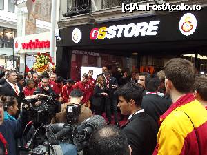 [P28] Declaraţii de presă, interviuri cu oameni din staff-ul Galatasaray » foto by irinad
 - 
<span class="allrVoted glyphicon glyphicon-heart hidden" id="av696251"></span>
<a class="m-l-10 hidden" id="sv696251" onclick="voting_Foto_DelVot(,696251,14995)" role="button">șterge vot <span class="glyphicon glyphicon-remove"></span></a>
<a id="v9696251" class=" c-red"  onclick="voting_Foto_SetVot(696251)" role="button"><span class="glyphicon glyphicon-heart-empty"></span> <b>LIKE</b> = Votează poza</a> <img class="hidden"  id="f696251W9" src="/imagini/loader.gif" border="0" /><span class="AjErrMes hidden" id="e696251ErM"></span>