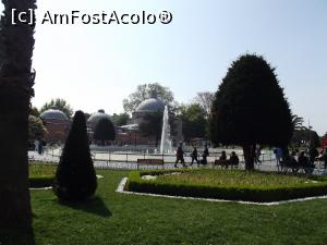 [P03] Fântâna din piaţa Sultanahmet » foto by irinad
 - 
<span class="allrVoted glyphicon glyphicon-heart hidden" id="av969760"></span>
<a class="m-l-10 hidden" id="sv969760" onclick="voting_Foto_DelVot(,969760,14995)" role="button">șterge vot <span class="glyphicon glyphicon-remove"></span></a>
<a id="v9969760" class=" c-red"  onclick="voting_Foto_SetVot(969760)" role="button"><span class="glyphicon glyphicon-heart-empty"></span> <b>LIKE</b> = Votează poza</a> <img class="hidden"  id="f969760W9" src="/imagini/loader.gif" border="0" /><span class="AjErrMes hidden" id="e969760ErM"></span>