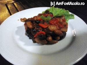 [P06] Resturant Evridika - salată de fasole (!!!)  » foto by Dragoș_MD
 - 
<span class="allrVoted glyphicon glyphicon-heart hidden" id="av460807"></span>
<a class="m-l-10 hidden" id="sv460807" onclick="voting_Foto_DelVot(,460807,15231)" role="button">șterge vot <span class="glyphicon glyphicon-remove"></span></a>
<a id="v9460807" class=" c-red"  onclick="voting_Foto_SetVot(460807)" role="button"><span class="glyphicon glyphicon-heart-empty"></span> <b>LIKE</b> = Votează poza</a> <img class="hidden"  id="f460807W9" src="/imagini/loader.gif" border="0" /><span class="AjErrMes hidden" id="e460807ErM"></span>