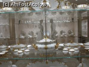 [P08] Servicii de porțelan; statuia împărătesei Sissi și a împăratului Franz Joseph » foto by RoxanaGRS
 - 
<span class="allrVoted glyphicon glyphicon-heart hidden" id="av903579"></span>
<a class="m-l-10 hidden" id="sv903579" onclick="voting_Foto_DelVot(,903579,15241)" role="button">șterge vot <span class="glyphicon glyphicon-remove"></span></a>
<a id="v9903579" class=" c-red"  onclick="voting_Foto_SetVot(903579)" role="button"><span class="glyphicon glyphicon-heart-empty"></span> <b>LIKE</b> = Votează poza</a> <img class="hidden"  id="f903579W9" src="/imagini/loader.gif" border="0" /><span class="AjErrMes hidden" id="e903579ErM"></span>